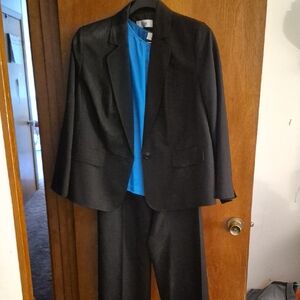 Classic Women's Men's Suit